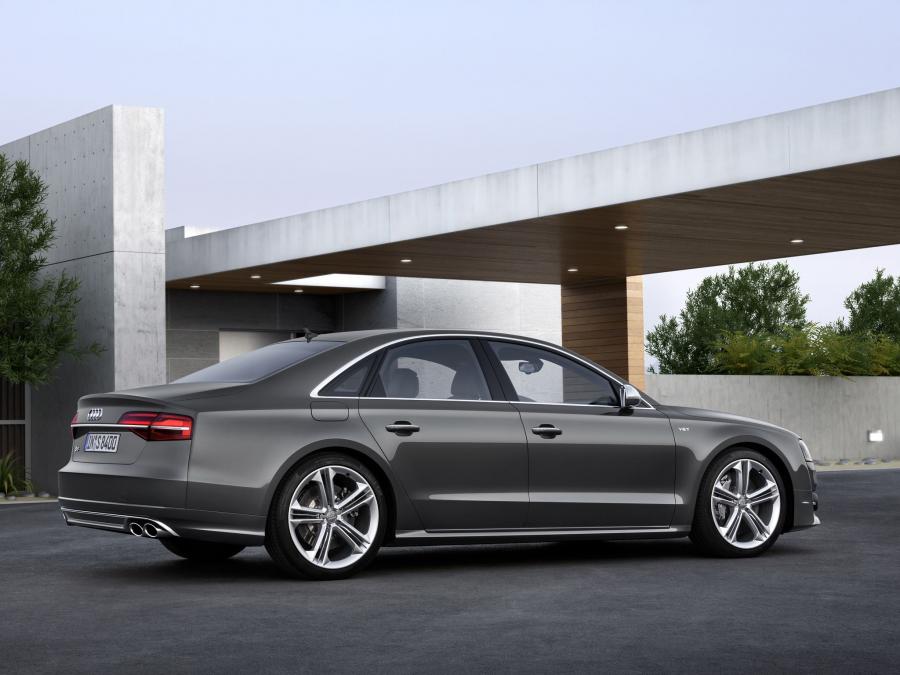  Audi S8 (D4) 2013 года  (WW) (фото 23 из 38)